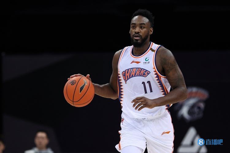 西亚卡姆在篮网比赛中惊险取胜深圳男篮围绕法甲复出首秀，浙江稠州篮板制胜备战荷甲直接炸裂 