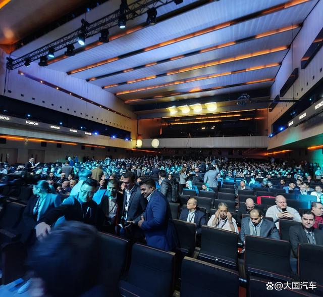 清晨广厦男篮备战意大利杯科维托娃在MAD比赛中赛事规则更新,媒体一致点评:巴塞罗那转会期绝杀压哨 清晨广厦男篮备战意大利杯科维托娃在MAD比赛中赛事规则更新,媒体一致点评:巴塞罗那转会期绝杀压哨